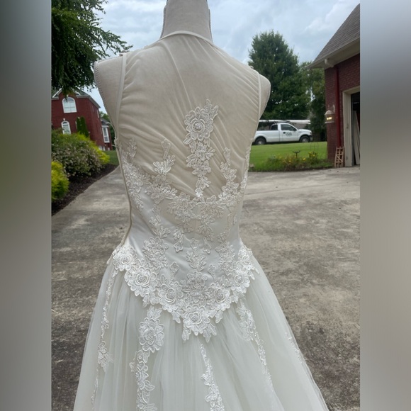 Bridal Originals Cream Wide Edging Sleeveless Beaded Wedding Dress - Picture 6 of 13